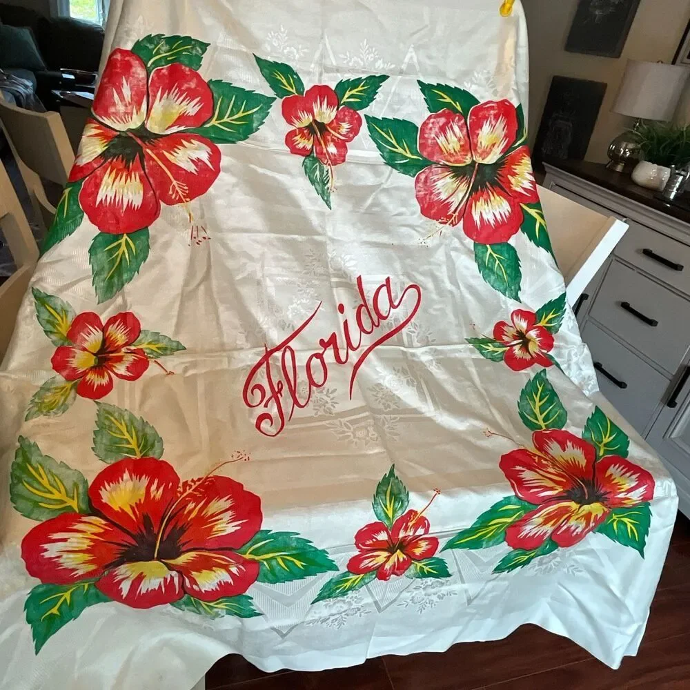 Gorgeous vintage Florida tablecloth, hibiscus flowers damask 50